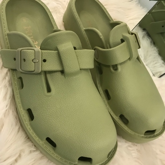 MUDD BUCKLE MULES - Picture 7 of 8